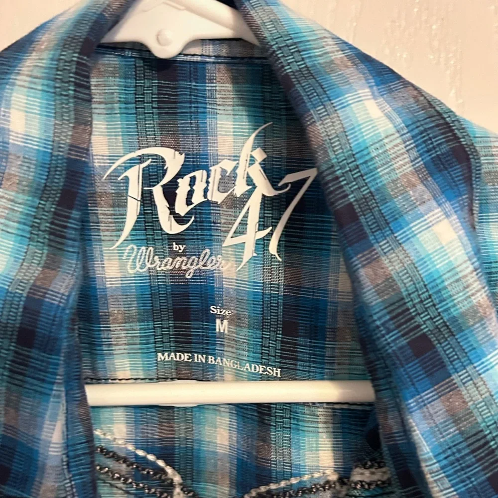 Wrangler Rock 47 | Blue Plaid Men's Shirt | Size Medium - Picture 4 of 6